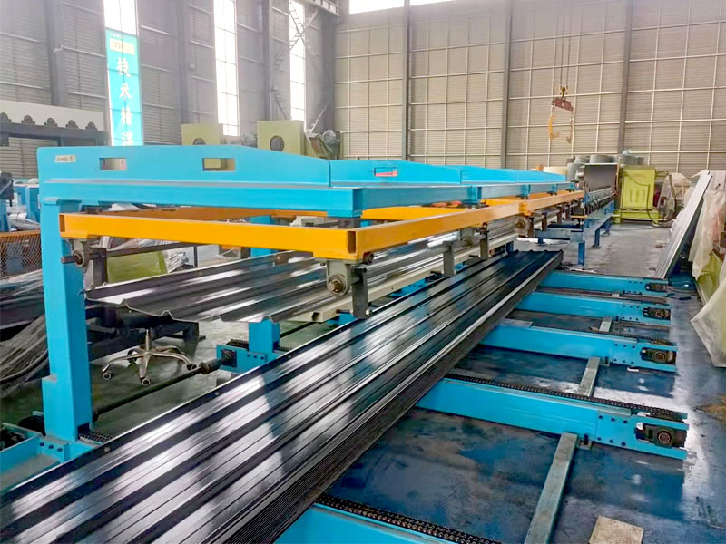 中拓機械熱覆膜瓦機設備