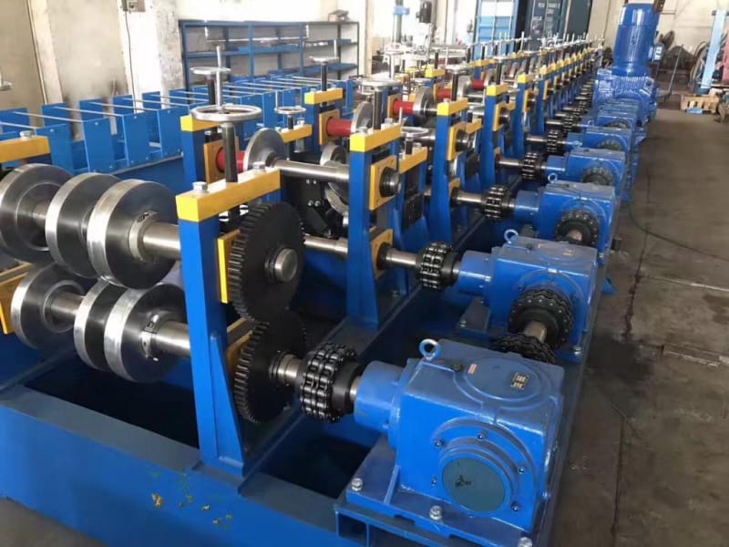 C型鋼成型機設備生產線