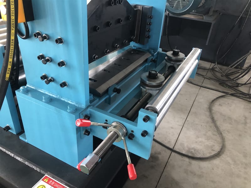 CZ型鋼成型機設備生產線 CZ型鋼成型機設備生產線