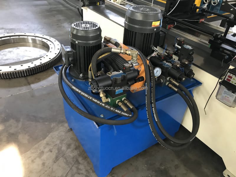 高速全自動(dòng)隔墻龍骨設(shè)備生產(chǎn)線