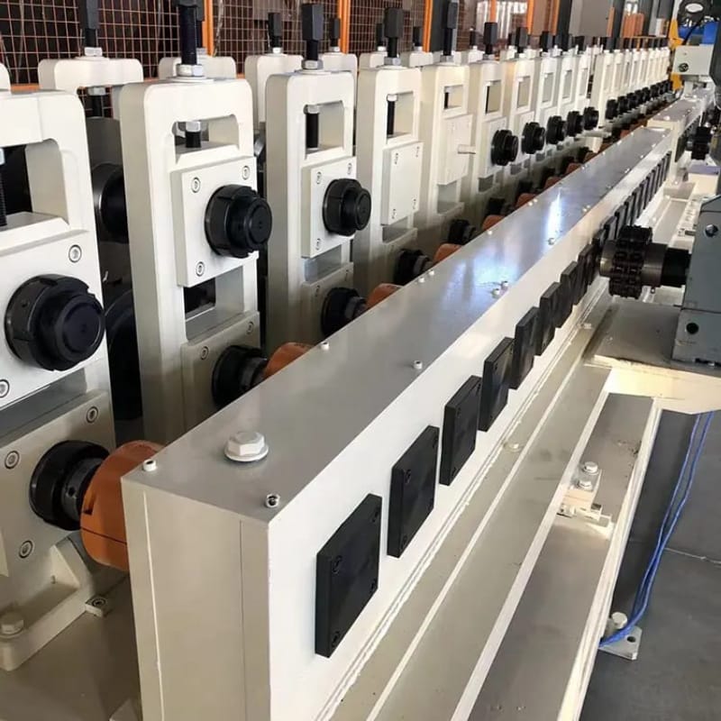 高速全自動(dòng)隔墻龍骨設(shè)備生產(chǎn)線