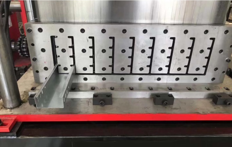 中拓冷彎電纜橋架輥壓成型設備