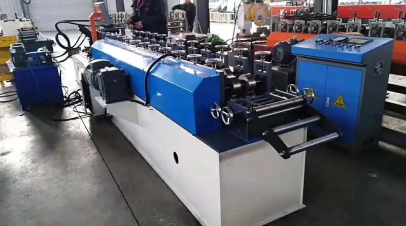 隔墻龍骨CU成型機(jī) 隔墻龍骨CU成型機(jī)