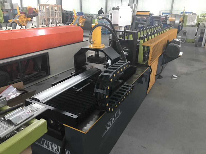 金屬卷簾門成型機 金屬卷簾門成型機