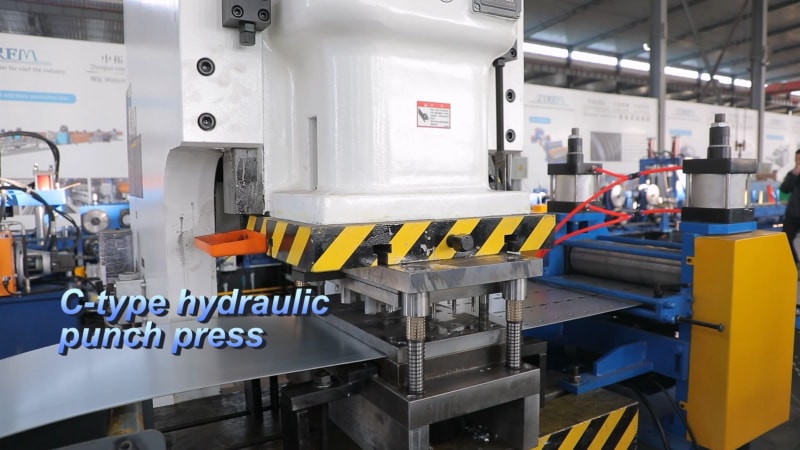 阿根廷貨架立柱設(shè)備堆垛機(jī) 阿根廷貨架立柱設(shè)備堆垛機(jī)