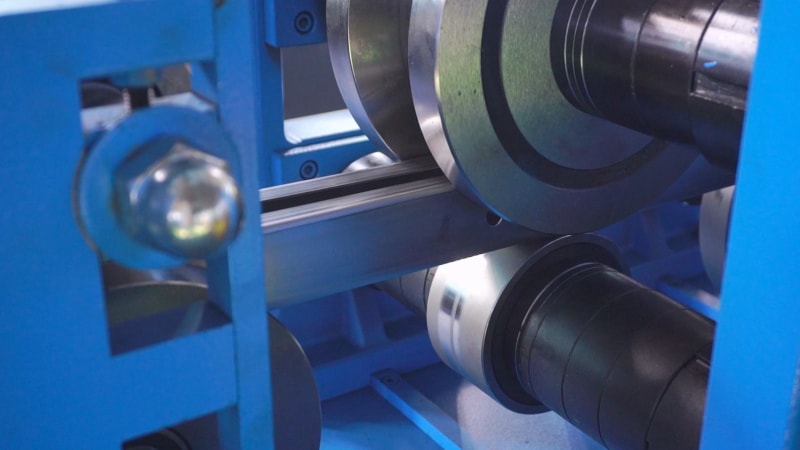 南非貨架立柱C型斜撐成型機 南非貨架立柱C型斜撐成型機