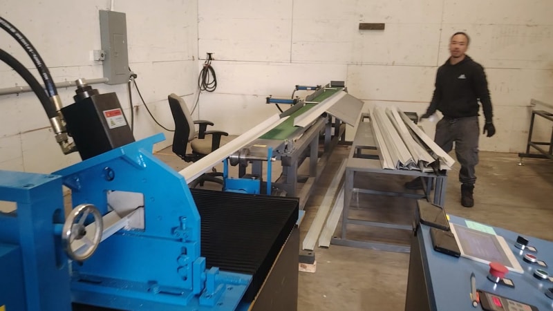 滄州中拓再創佳績彩鋼瓦滴水檐設備在美國佛羅里達成功投產運行穩定 滄州中拓再創佳績彩鋼瓦滴水檐設備在美國佛羅里達成功投產運行穩定