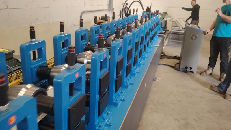 滄州中拓再創佳績彩鋼瓦滴水檐設備在美國佛羅里達成功投產運行穩定 滄州中拓再創佳績彩鋼瓦滴水檐設備在美國佛羅里達成功投產運行穩定