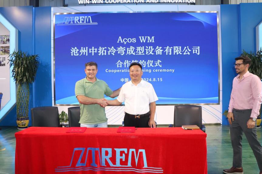 品質(zhì)鑄就信任：巴西客戶批量采購PU復(fù)合板、琉璃瓦及TR35單板成型機