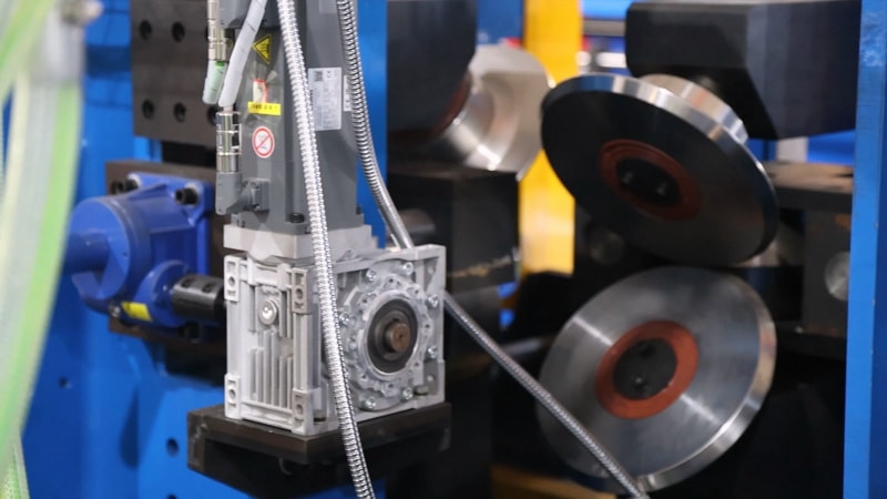 全自動 CZ 型鋼一體機:開啟智能生產新模式 全自動 CZ 型鋼一體機:開啟智能生產新模式