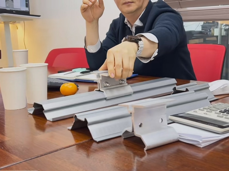 跳出 “內卷” 漩渦!中拓冷彎聯合韓方研發光伏屋面板型,邁向綠色能源新時代 跳出 “內卷” 漩渦!中拓冷彎聯合韓方研發光伏屋面板型,邁向綠色能源新時代