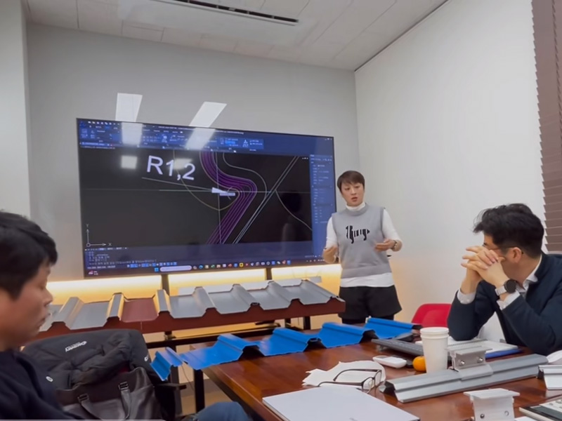 跳出 “內卷” 漩渦!中拓冷彎聯合韓方研發光伏屋面板型,邁向綠色能源新時代 跳出 “內卷” 漩渦!中拓冷彎聯合韓方研發光伏屋面板型,邁向綠色能源新時代