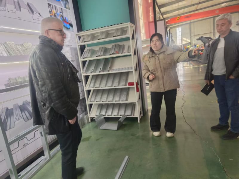 出口沙特地區(qū)的型鋼機(jī)設(shè)備，中拓冷彎工程師展實(shí)力以專業(yè)攻克小邊與腰高難題