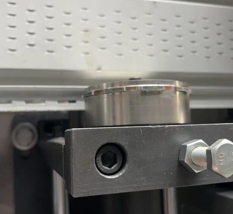 美國扣板滾壓成型機在建筑行業的應用與價值 美國扣板滾壓成型機在建筑行業的應用與價值