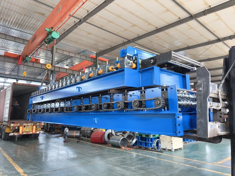 中拓冷彎裝箱發(fā)運(yùn)如火如荼,細(xì)節(jié)把控詮釋對(duì)客戶的鄭重承諾,七箱設(shè)備同日啟程奔赴多國,裝箱環(huán)節(jié)彰顯責(zé)任擔(dān)當(dāng) 中拓冷彎裝箱發(fā)運(yùn)如火如荼,細(xì)節(jié)把控詮釋對(duì)客戶的鄭重承諾,七箱設(shè)備同日啟程奔赴多國,裝箱環(huán)節(jié)彰顯責(zé)任擔(dān)當(dāng)