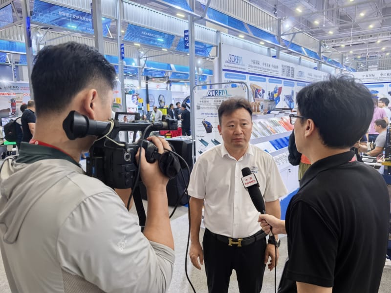 冷彎設備引全球關注，接受央視采訪談中國制造出海，中拓徐總帶隊亮相第 138 屆廣交會！