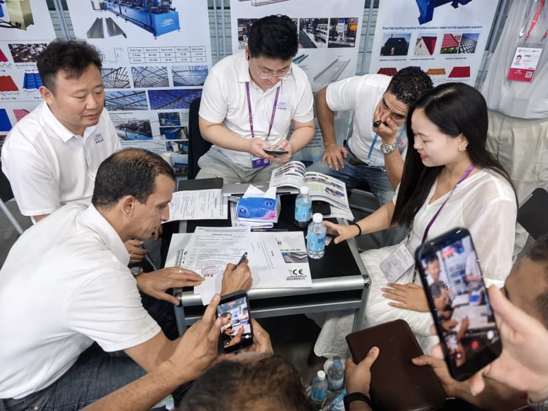 冷彎設備引全球關注，接受央視采訪談中國制造出海，中拓徐總帶隊亮相第 138 屆廣交會！