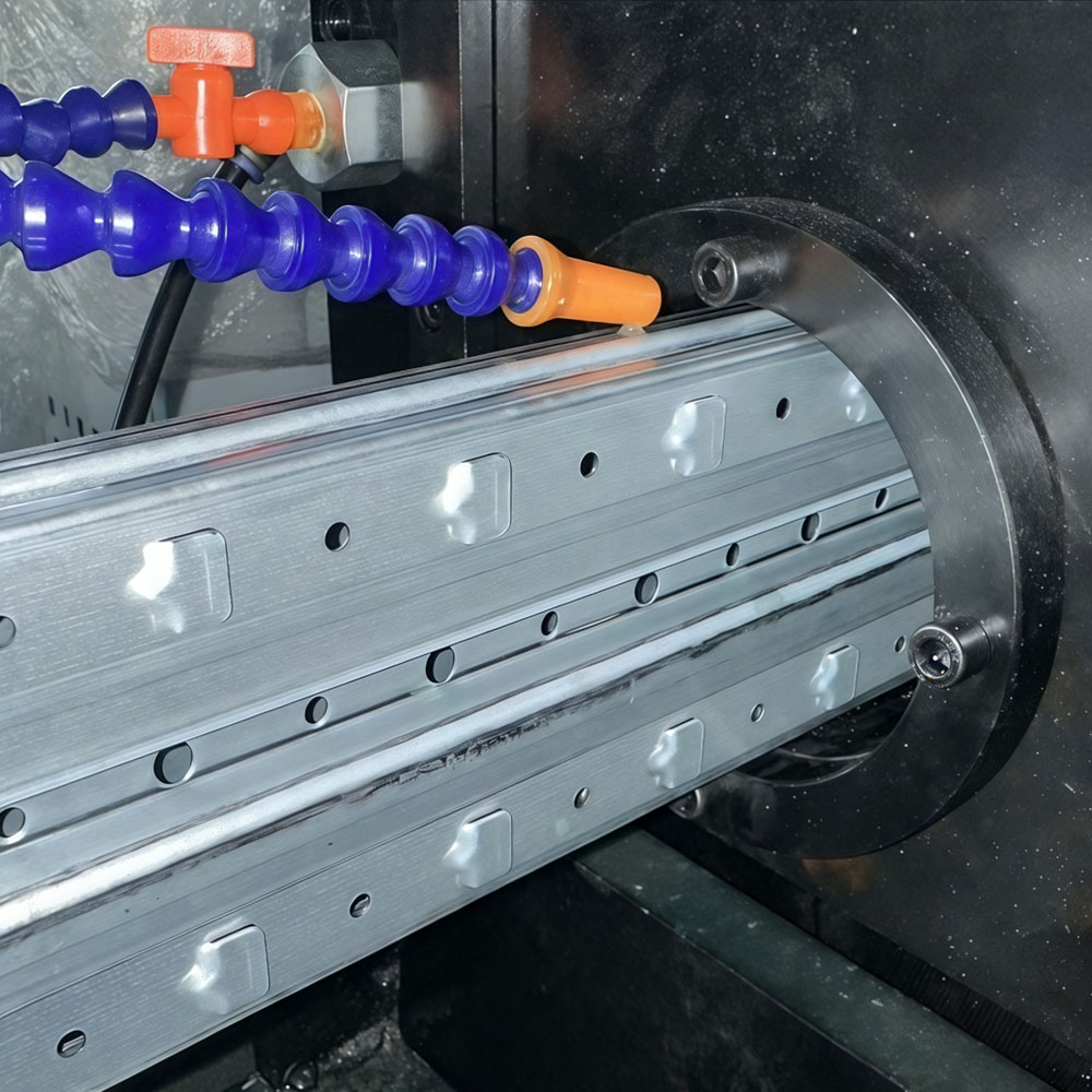 深耕高精度成型技術|SR-M9030 M9雙機架閉口立柱機,倉儲裝備制造優選方案 深耕高精度成型技術|SR-M9030 M9雙機架閉口立柱機,倉儲裝備制造優選方案